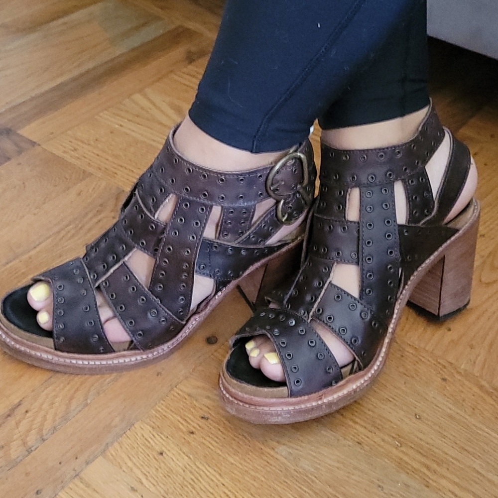 AREA FORTE  Stacked Strappy Buckle Heel 39